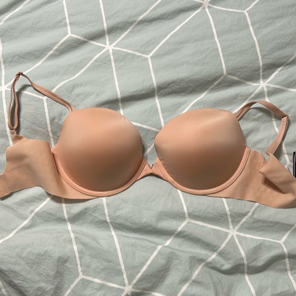 New Victoria’s Secret push-up bra.